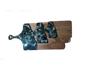 Planche à découper rectangulaire moderne en bois d'acacia de taille personnalisée et écologique avec joint en résine époxy de style naturel pour usage alimentaire - Product Image 1