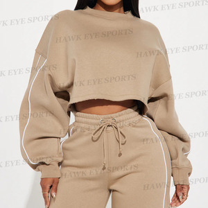 Conjunto de ropa deportiva de lana gruesa para mujer al por mayor, ropa deportiva de lana de invierno con logotipo personalizado para mujer, traje cálido de dos piezas para correr, chándal - Product Image 2