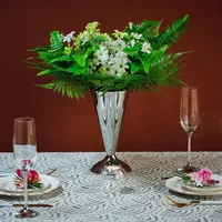 Vase à fleurs moderne en aluminium poli de luxe, fait main, élégant centre de table pour salle à manger, hall d'hôtel et décoration d'événements
