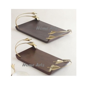 Ensemble de 2 plateaux de service en bois, design admirable, forme rectangulaire, pour servir des chocolats, par Home Arts - Product Image 5