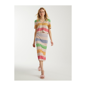 Falda lápiz con estampado de tiras rectas en tono plateado BGN para mujer S23S441 - Product Image 2