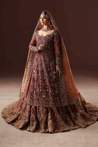 MAGNIFIQUE ROBE DE MARIÉE LONGUE KURTA,TRAIL LEHENGA & DUPATTA AVEC PERLES DE VERRE EN CRISTAL EMBELLIES, TRAVAIL DABKA POUR MARIAGE = 2025 - Product Image 3