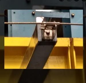 Sistema de Protección Contra Caídas para Rieles de Grúa con Anillo en D de Acero Inoxidable y Hebilla de Conexión Rápida, Materiales de Nailon y Poliéster - Product Image 3