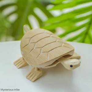 Regalo de Navidad de alta demanda Formas de animales de madera maciza Decoración artesanal Tortuga tallada en madera a precio asequible - Product Image 1