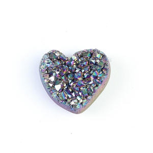 ผลึกควอตซ์คริสตัลชุบสีรุ้งธรรมชาติ2-4ซม. คลัสเตอร์รูปหัวใจตัดด้วยมือสำหรับตกแต่งบ้านและคริสตัลบำบัด - Product Image 5