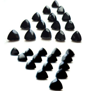 พลอยนิลดำธรรมชาติพลอยเจียระไนหลายล้านล้านชิ้นแบบ100% อัญมณีทรงหลวมสีดำสำหรับตัด - Product Image 1
