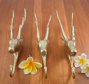 Support de bas en forme de cerf en poudre dorée fini parfait pour les ornements de Noël élégants et la décoration de vacances - Product Image 4