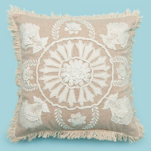 Funda de Cojín Decorativa Hecha a Mano de Algodón con Diseño de Parches de Colores Atractivos de la India, Forma Cuadrada, Estilo Vintage - Product Image 1