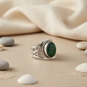 Bague Cocktail Bohème Vintage en Argent 925 avec Pierre de Jade Sertie clos, Unisexe, Idéale pour le Quotidien, Cadeau - Art Palace - Product Image 1