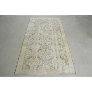 Tapis turc vintage de 3,5 x 6,9 pieds, tapis en laine blanche unie - Product Image 1