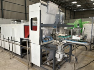 Solution entraînée électrique de machine d'emballage rétractable automatique à quatre lignes à grande vitesse pour l'emballage de bouteilles en PET et de cartons en plastique - Product Image 1