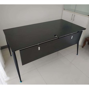 Escritorio de Oficina Contemporáneo Minimalista de 80x140cm con Patas de Hierro Ensambladas HBCO006 - Product Image 5