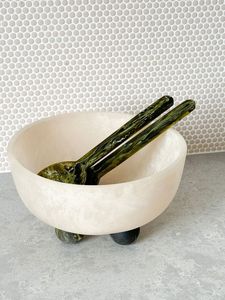 MADE Customized Polished Classic Round Resin Salad Serving Bowl for Wedding Party Table Decoration - Product Image 5