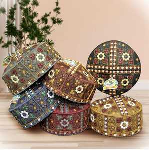Vente en gros de chapeaux afghans Kufi Casquettes islamiques en polyester brodées traditionnelles populaires au Tadjikistan Ouzbékistan Commandes en gros disponibles - Product Image 2