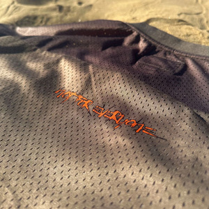 เสื้อยืดผ้าตาข่ายสำหรับผู้ชายเสื้อฟุตบอลไซส์ใหญ่พิเศษเสื้อยืดตาข่ายแฟชั่นแนวสตรีทสำหรับบริการ OEM พร้อมโลโก้แบรนด์ - Product Image 4