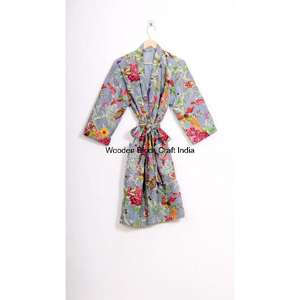 Robe kimono courte matelassée en coton biologique 100% vintage pour femmes, faite à la main, motif indien pour les festivals d'automne/hiver - Product Image 5