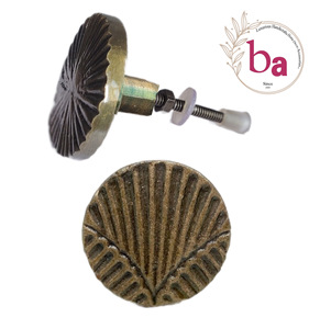 Tiradores y tiradores con patrones de hijo de latón antiguo, tiradores de hierro fundido de exportación de calidad para armarios de cocina, tocador y cajones de dormitorio - Product Image 1