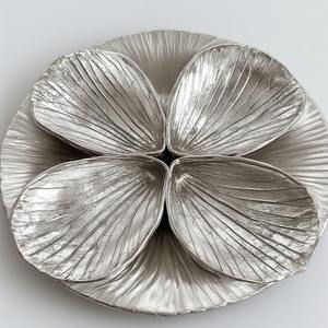 เซิร์ฟเวอร์ผลไม้แห้งทำจากอลูมิเนียมหรูหราโดยมีชามใบที่เชื่อมต่อกันสามใบตกแต่งด้วยสีทองออกแบบมาสำหรับตกแต่งภายในรับประทานอาหาร - Product Image 5