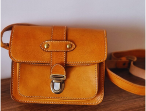 กระเป๋าหนังสไตล์โมร็อกโกวาดด้วยมือแบบกำหนดเอง - Product Image 3