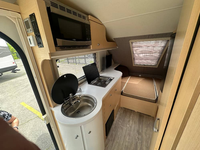 Remolque de viaje N-u-c-a-m-p-s para todas las estaciones, caravana de aluminio de alta calidad con diseño de grado aeronáutico, diseñada para uso a largo plazo.
