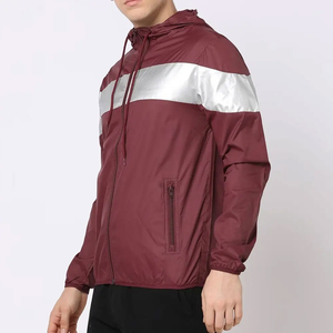 Logo personnalisé Veste d'extérieur pour homme à capuche coupe-vent marron avec panneau argenté Coque sport légère et imperméable - Product Image 2