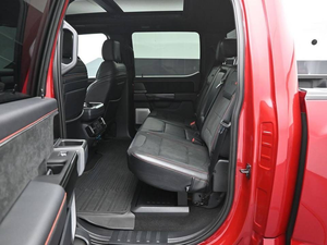 Vehículos Todoterreno 2024 Seminuevos con Volante a la Izquierda, Asientos de Cuero, 5 Plazas, Cámara Trasera, Pantalla Táctil, Faros de Xenón, EURO IV - Product Image 3