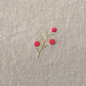 Vestido de lino suave bordado a mano para niñas, estilo informal para el primer cumpleaños de niños pequeños, OEM hecho en Vietnam - Product Image 4