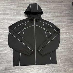 <span class=keywords><strong>Tuta</strong></span> Sportiva da <span class=keywords><strong>Uomo</strong></span> Personalizzata con Strisce Riflettenti in Nylon, Set Nero Casual Oversize con <span class=keywords><strong>Giacca</strong></span> con Zip e Pantaloni per <span class=keywords><strong>Uomo</strong></span> - Product Image 3