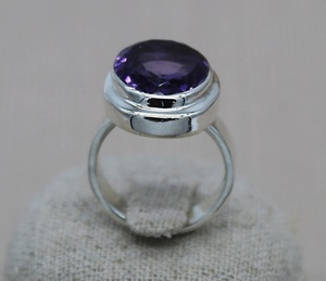 Anillo fino hecho a mano de plata 925 para mujer con fuente directa de piedras preciosas de amatista de corte ovalado para boda y uso diario - Product Image 6