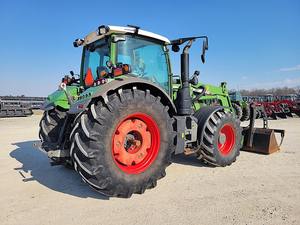 Tracteur à chenilles Fendt 724 Vario 2018 pour moteur 80 CV, état d'occasion, avec rapport et inspection vidéo, à vendre - Product Image 2