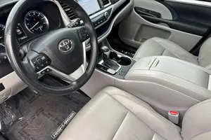 Toyota Highlander XLE 2015 - Product Image 2