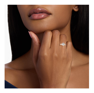 Bague de fiançailles en pierre latérale avec diamant de style vintage de précision conçue pour un accessoire de bijoux classique à étincelle exceptionnelle - Product Image 3