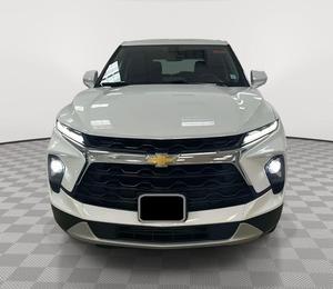 Chevrolet Blazer 2LT AWD 2023 d'occasion, incroyablement parfait, faible kilométrage, en stock, proposé à un prix fantastique - Product Image 1