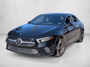 ยอดขายดี! รถยนต์เบนซ์ A-Class A-220 4MATIC A/T AWD ปี 2022 แบบซีดาน สำหรับใช้งานส่วนตัว - Product Image 1