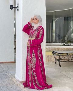 Travail de broderie élégant et magnifique sur une belle robe caftan avec des perles de verre en cristal embellies, pierre, séquence, travail dabka @ 2024 - Product Image 1