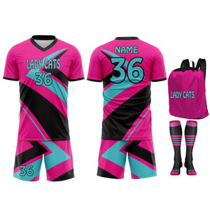 Uniforme de fútbol sublimado con cuello en V de diseño personalizado OEM con tela de poliéster transpirable de secado rápido sin costuras - Product Image 1