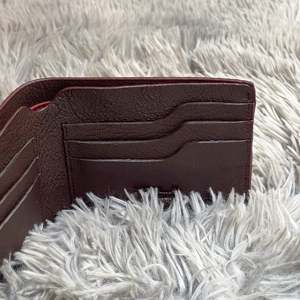 Cartera de hombre de piel auténtica con diseño de lujo de alta calidad al por mayor cartera de piel auténtica con tarjetero para hombre - Product Image 5