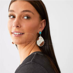 Boucles d'oreilles en cuir de vachette personnalisées les plus vendues Boucles d'oreilles en cuir de vachette léger Boucles d'oreilles en cuir de vachette Offre Spéciale - Product Image 4