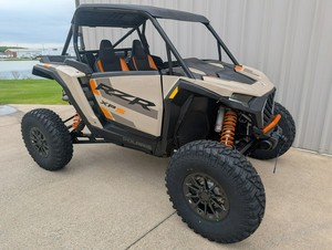 รถออฟโรด Polaris RZR XP S 1000 Ultimate 2 ที่นั่ง 4 จังหวะ ประสิทธิภาพสูง สำหรับทุกฤดูกาล เป็นมิตรกับสิ่งแวดล้อม ขาย - Product Image 3