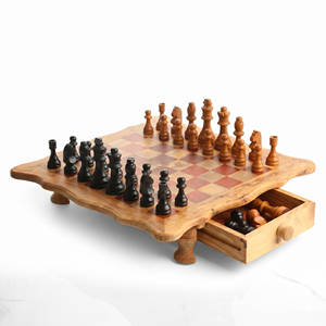 Tablero de Ajedrez de Madera con Bordes Ondulados, Patas y Cajones de Almacenamiento, Cuadrados Rojos, 22–41 cm, Venta al por Mayor - Product Image 1