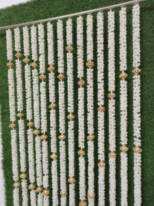 4 pieds de guirlandes artificielles Mogra Creeper Fluffy avec capuchon doré et perles Décoration indienne Arrangement de dos - Product Image 5