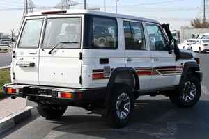 NUEVO TOYOTA LAND CRUISER 76 HARDTOP LX 2025, 5KM, 5 PLAZAS, 6 CILINDROS, TRANSMISIÓN AUTOMÁTICA - Product Image 5