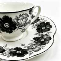 Ensemble tasse et soucoupe en céramique de 220 ml, blanc avec imprimé floral noir, tasse à thé et soucoupe pour le café, vaisselle de table
