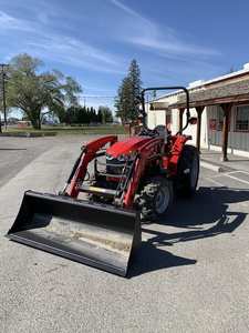 Tractor Massey Ferguson 1840M 4WD 2023: Utilidad Compacta Premium con Motor y Caja de Cambios de Alta Productividad y Versatilidad - Product Image 3