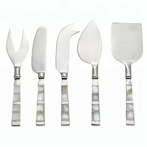 Trancheuse à Beurre en Acier Inoxydable Argenté Poli Miroir Trancheuse à Fromage de Mariage Poignée Noire Créative - Product Image 2