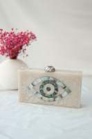 Tas Clutch Pernikahan India Premium 4 Inci dengan Lapisan Beludru Bergaya Buatan Tangan, Bordir Mata Jahat Unik, Mutiara, Mewah, dan Modis