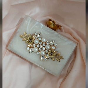 กระเป๋าคลัทช์เรซินพร้อม rahinstone และ kundan ทำงานสิ่งแวดล้อมปาร์ตี้สวมมือกระเป๋าชื่อกระเป๋าอินเดียโดย tradebit - Product Image 3