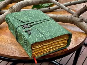 Reliure de couture de selle de fil de journal en cuir gaufré floral de grande clé verte pour la durabilité - Product Image 4