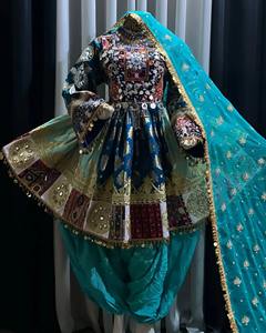 Vestido Tradicional Afgano Vintage Hecho a Mano, Estilo Pashtun, para Bodas, Largo hasta el Suelo, con Tela y Diseño Personalizables, Último Modelo Elegante - Product Image 1