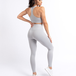 En gros Soutien-gorge de sport pour femme grande taille, à logo frontal, à maintien élevé, col rond, dos croisé, pour yoga et sport, 100% Polyester, respirant, séchage rapide, ensemble - Product Image 4